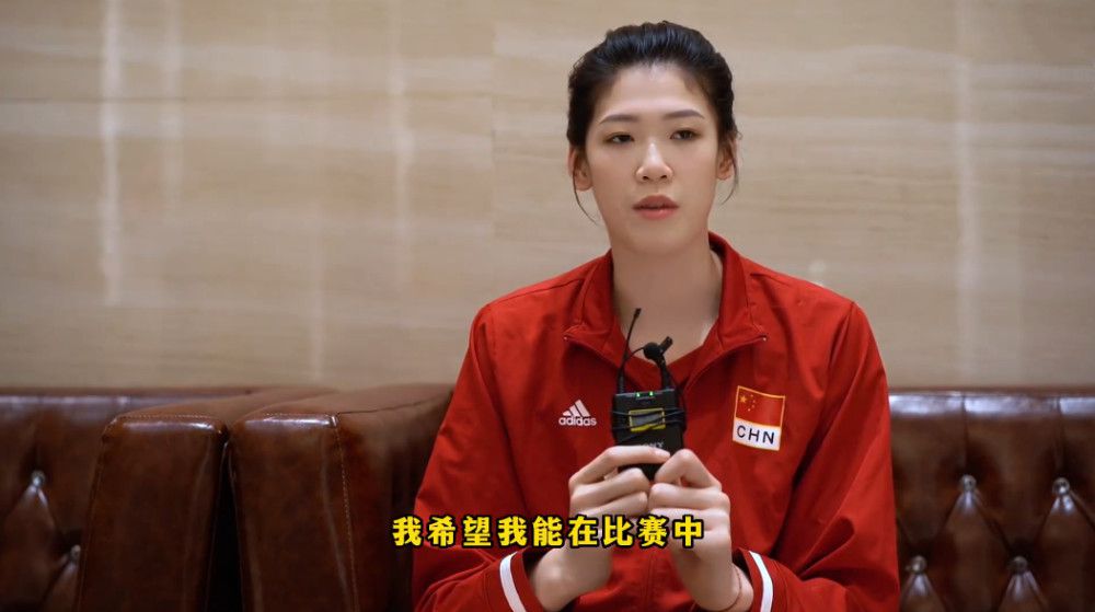乔飞云不假思索的拒绝道：对方能在温哥华一口气绑架八百多名帮派成员，就这个实力，我们如果还敢去温哥华调查，绝对是主动送死，很可能他们早就布下天罗地网等着我们了，我现在的当务之急，是先避其锋芒，不是迎难而上。